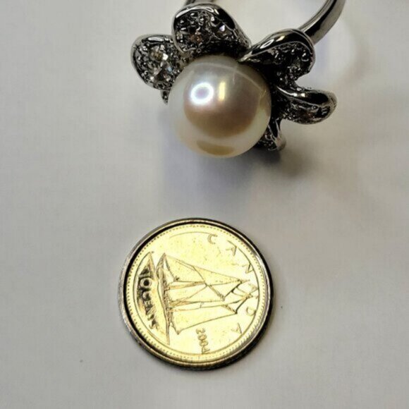 Genuine Off White Pinkish Pearl and Swaroski Flower Ring Size 7.5 - Picture 6 of 12